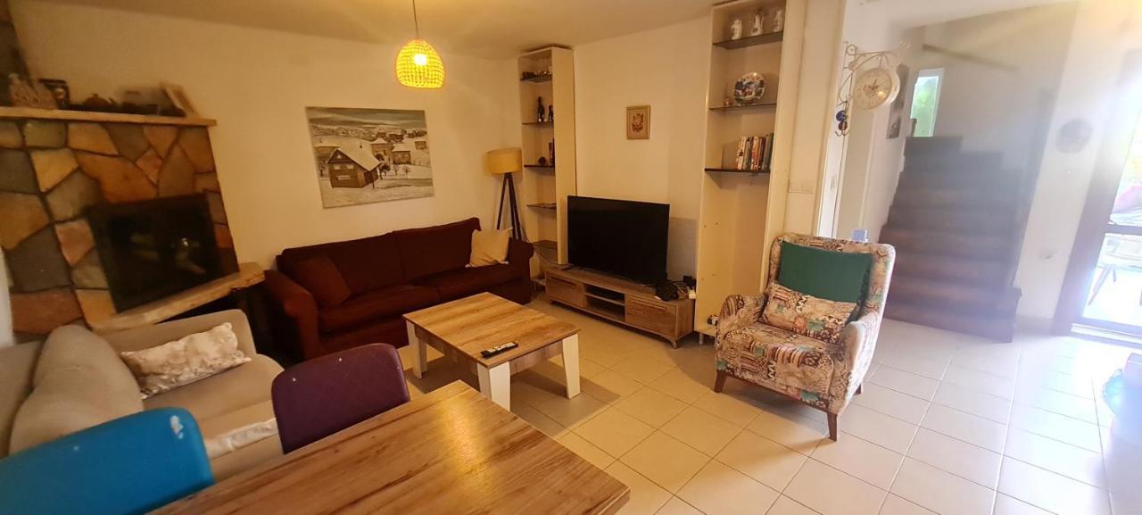 Triblex Villa I Private Beach I Walking Distance To The Sea 300 Meters Side Exterior foto